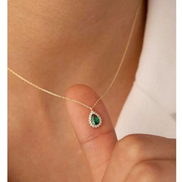 Emerald Green Teardrop Crystal Pendant Necklace Gold Gemstone Charm Fashion Jewl - Picture 1 of 6